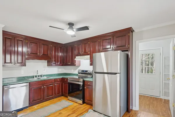 $1,950 | 2024 Fischer Road, Sharpsburg, GA 30277