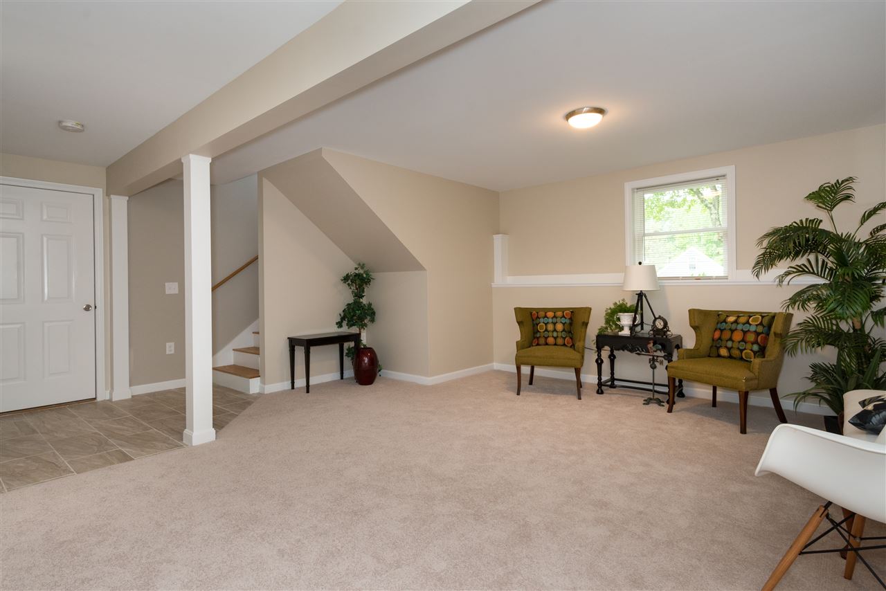 29 Pond Road Derry, NH 03038 - Photo 22 of 35
