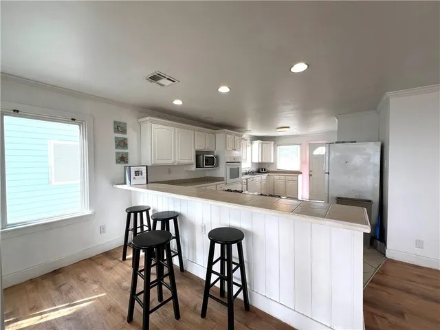 $3,700 | 3598 Highway 1, Grand Isle, LA 70358