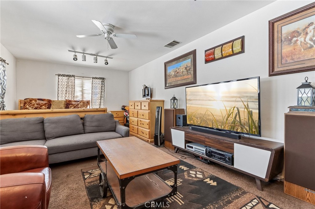 14182 Gayhead Road Apple Valley, CA 92307 - Photo 40 of 69 Room 5