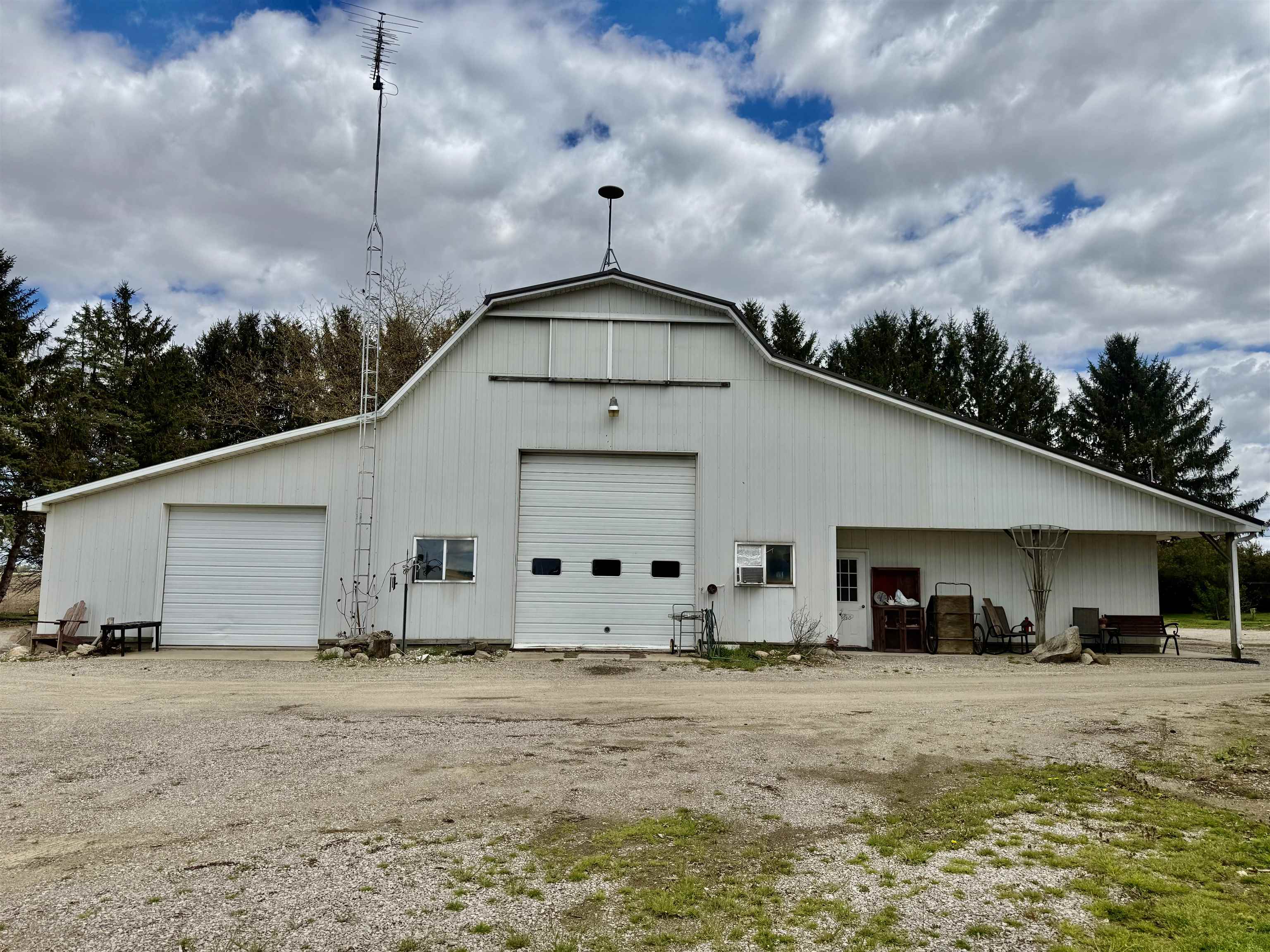 2298 West Hayes Road Ithaca, MI 48847 - Photo 4 of 54