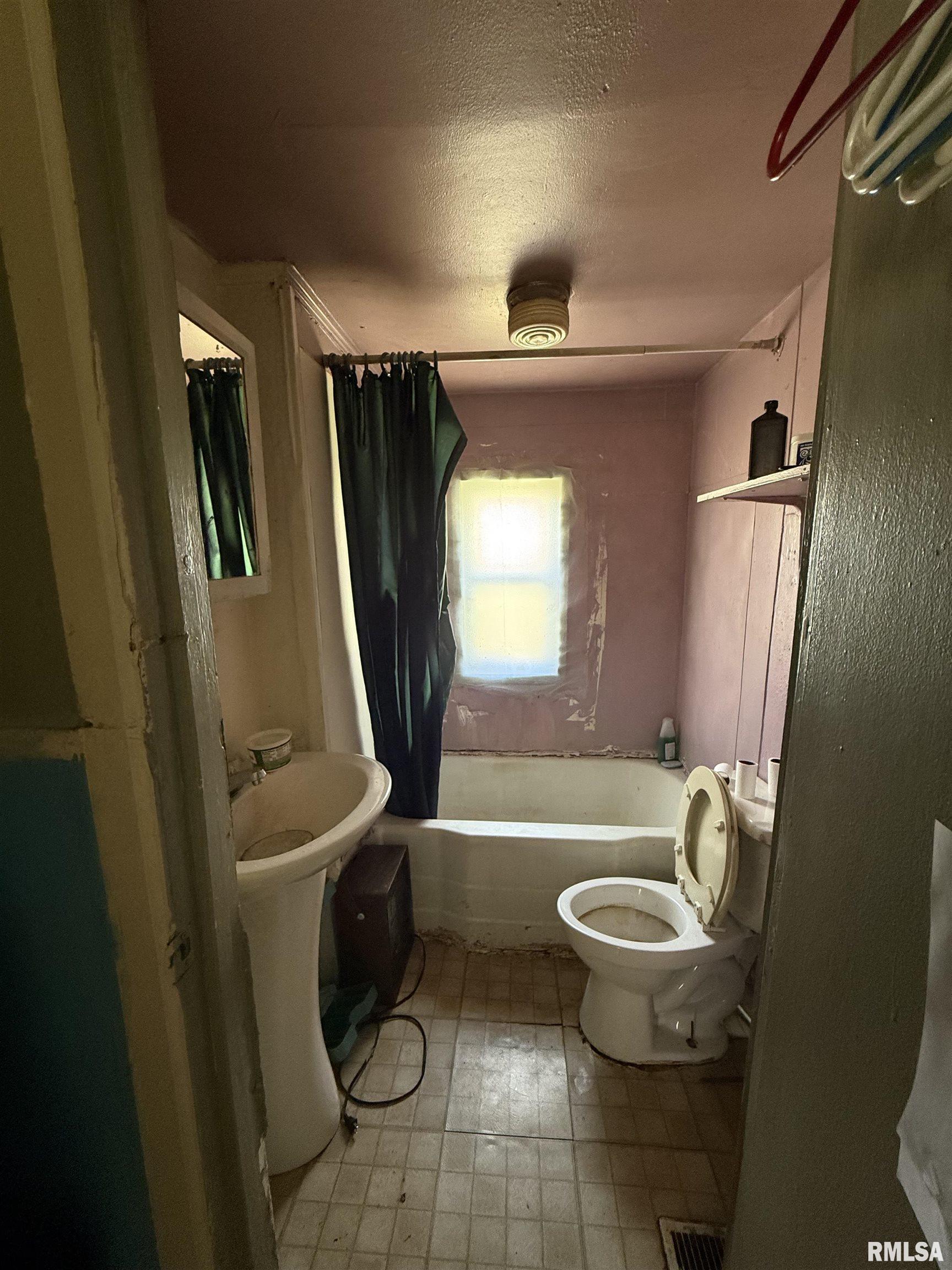 1412 North 15th Street Springfield, IL 62702 - Photo 2 of 3