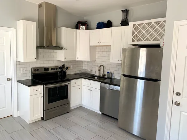 $5,800 | 153 Chestnut Street, Unit 1, Waltham, MA 02453