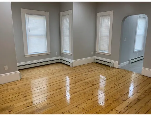 $5,800 | 153 Chestnut Street, Unit 1, Waltham, MA 02453