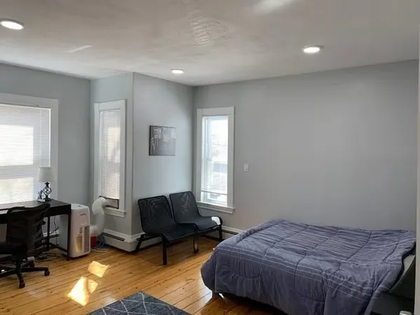 $5,800 | 153 Chestnut Street, Unit 1, Waltham, MA 02453