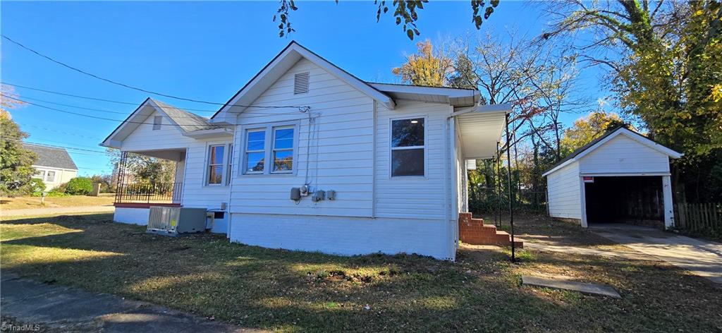 113 Edgeworth Street High Point, NC 27262 - Photo 2 of 24 Side view of this ready to move in home with lots of new!