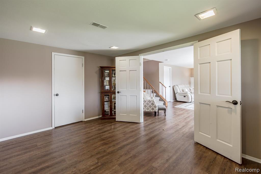 5335 Timber Ridge Trail Clarkston, MI 48346 - Photo 37 of 48 Gallery Image 37