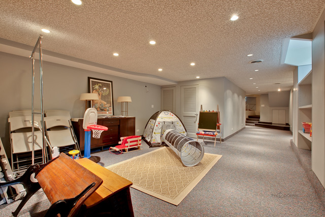 205 Franklin Road Glencoe, IL 60022 - Photo 18 of 25 a view of a room with gym equipment
