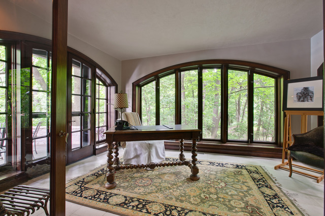 205 Franklin Road Glencoe, IL 60022 - Photo 8 of 25 a living room with a large window