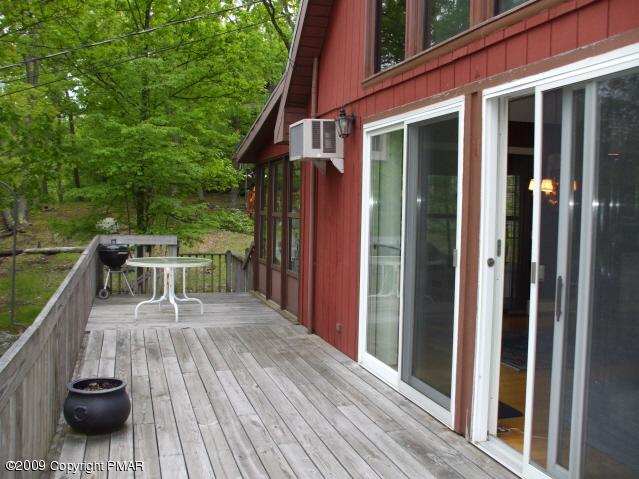 18 Cherry Ridge Road Bushkill, PA 18324 - Photo 2 of 16