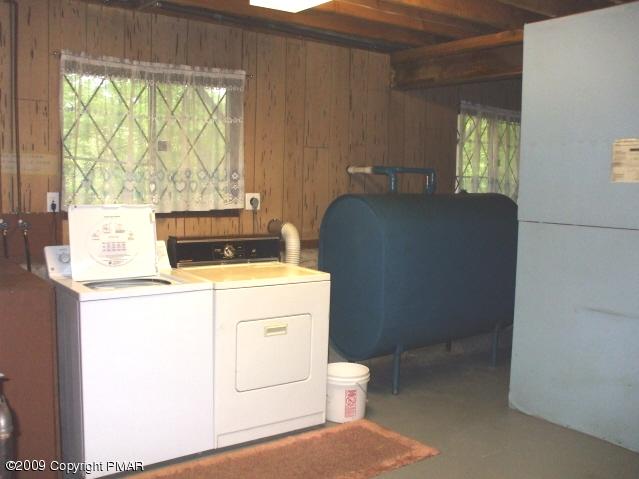 18 Cherry Ridge Road Bushkill, PA 18324 - Photo 10 of 16 a utility room with dryer and washer