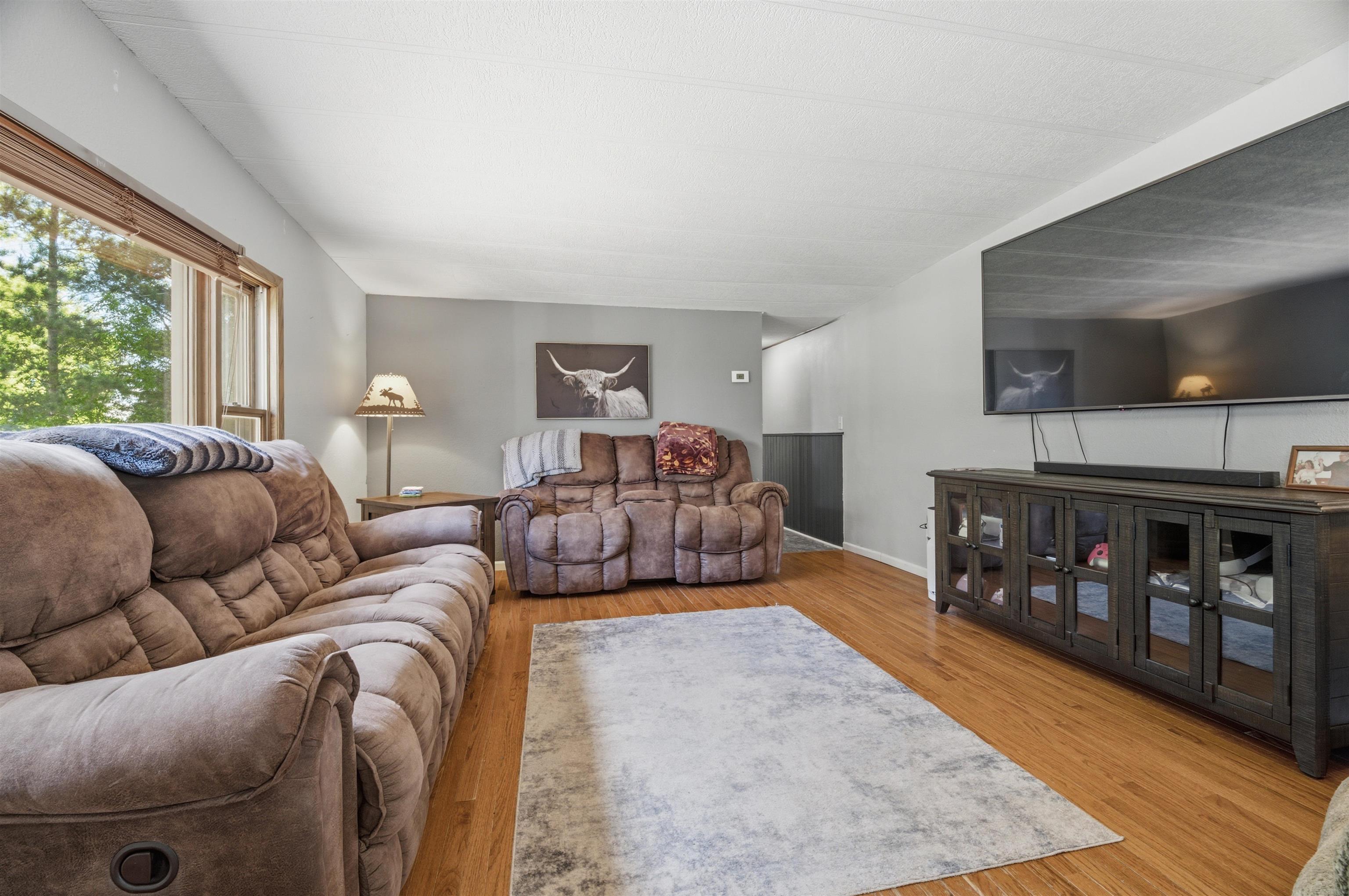 W10531 Roloff Road New London, WI 54961 - Photo 9 of 56