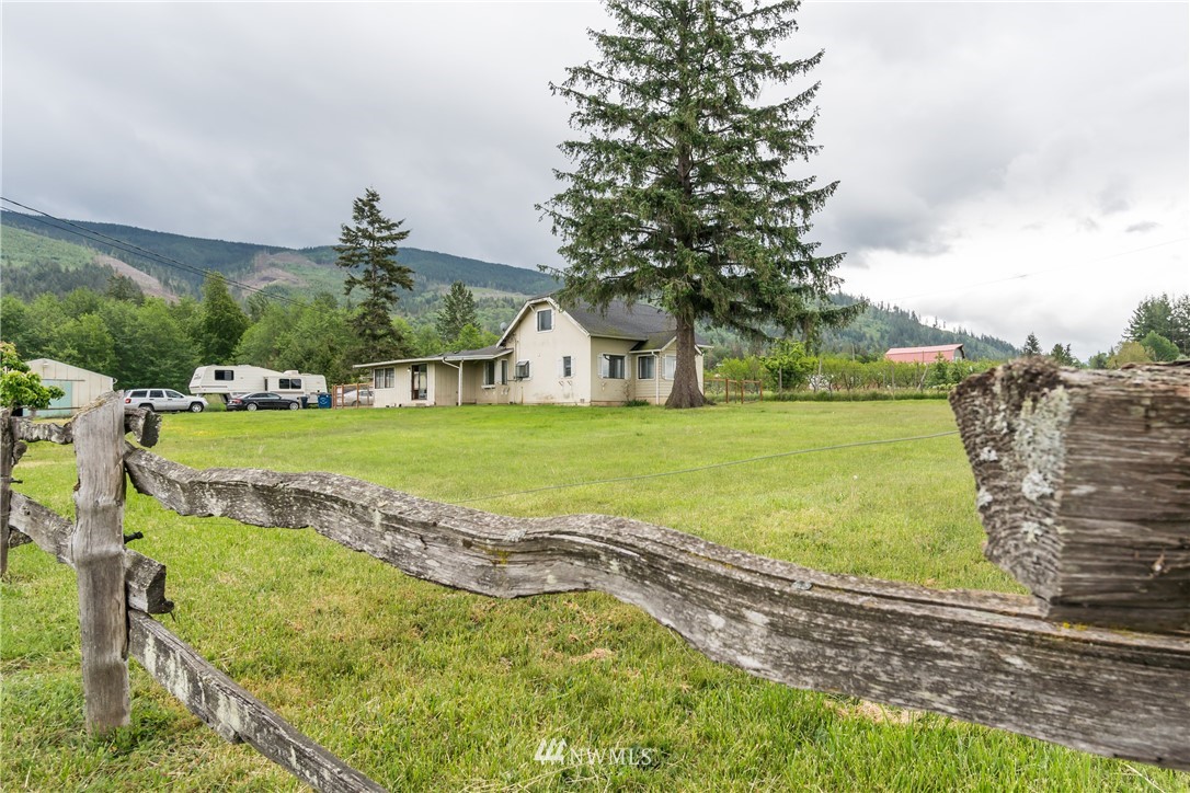 6954 Goodwin Road Everson, WA 98247 - Photo 2 of 25