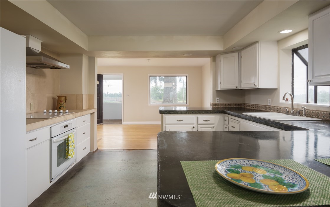 6954 Goodwin Road Everson, WA 98247 - Photo 7 of 25
