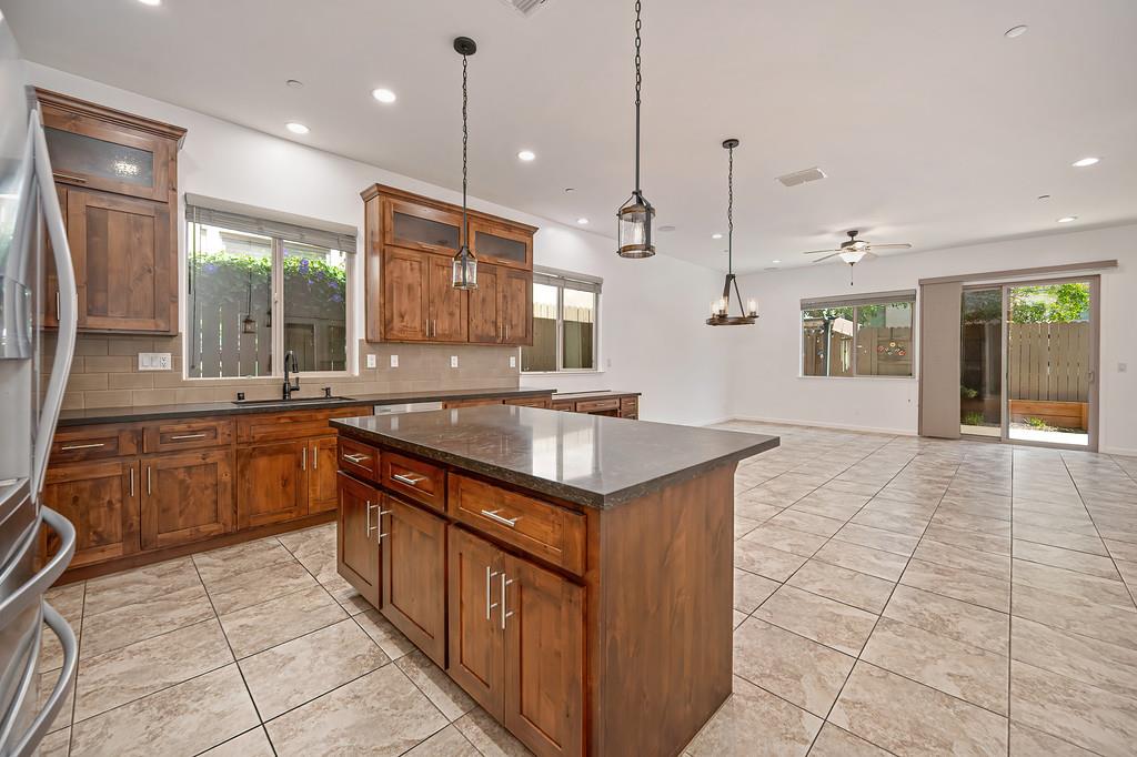 2232 Ranch View Drive Rocklin, CA 95765 - Photo 5 of 36