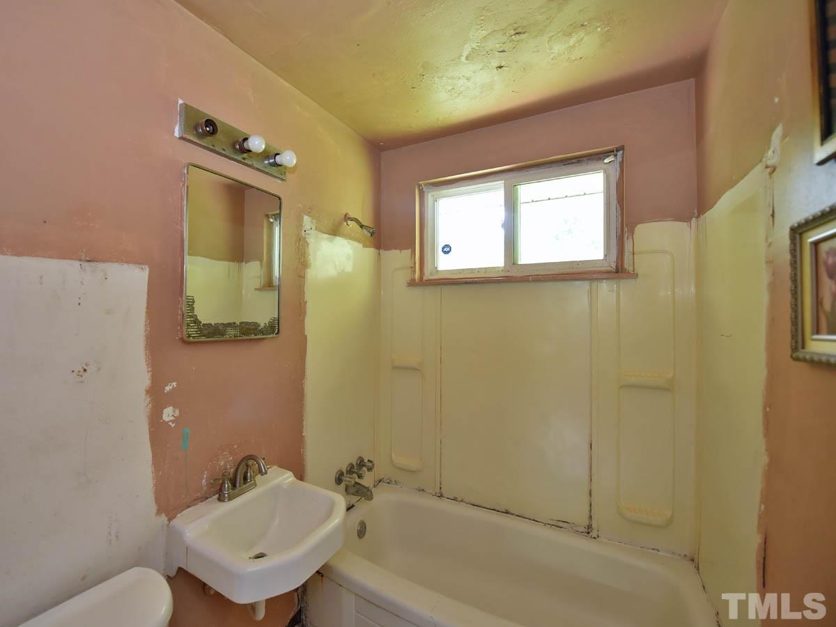 2513 Fitzgerald Drive Raleigh, NC 27610 - Photo 11 of 15 Gallery Image 11