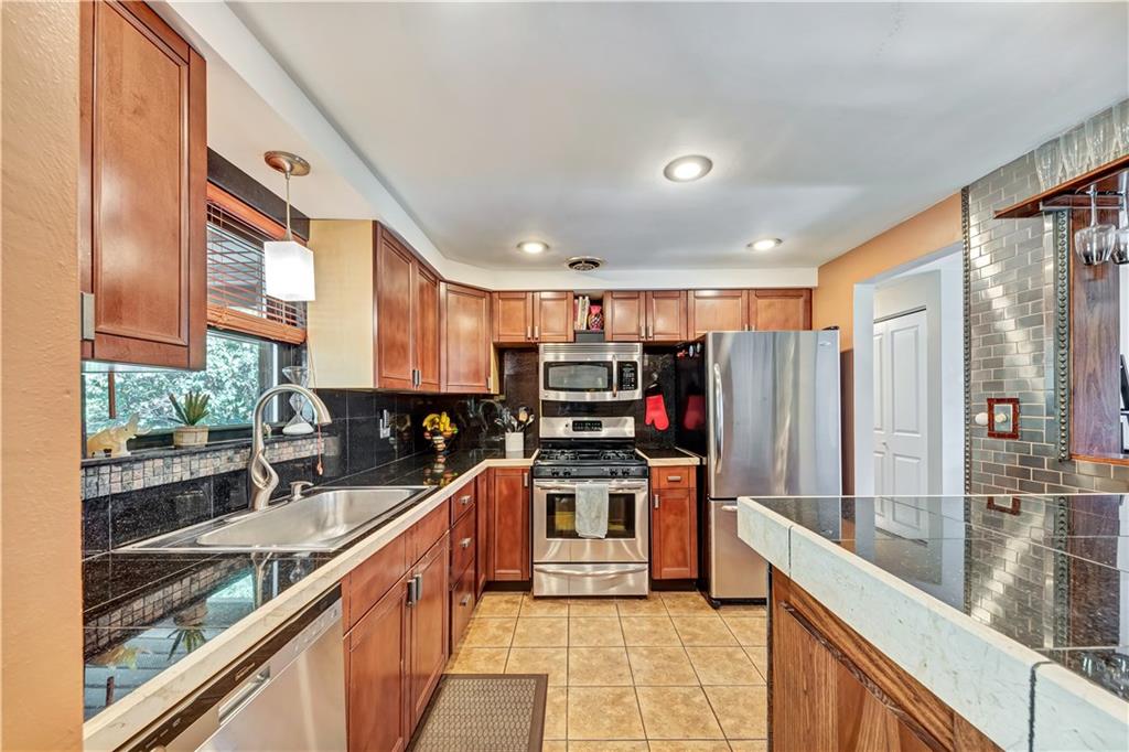 1009 Fiddleback Drive McKees Rocks, PA 15136 - Photo 8 of 23 Gallery Image 8