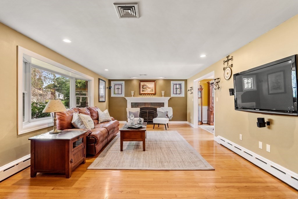 62 Tomahawk Road Arlington, MA 02474 - Photo 7 of 41