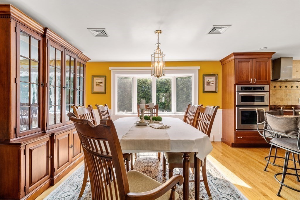 62 Tomahawk Road Arlington, MA 02474 - Photo 8 of 41