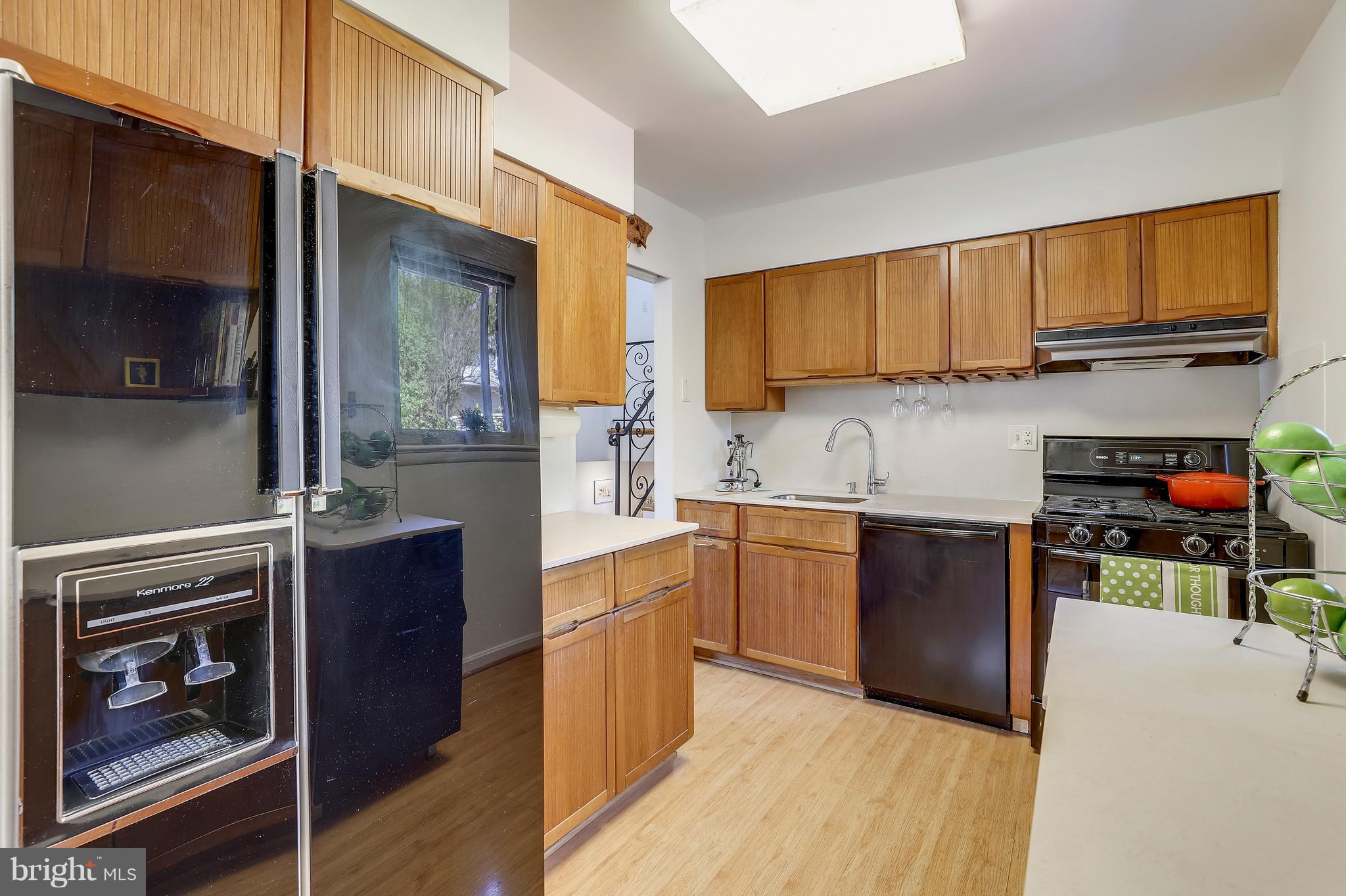 10300 Inwood Avenue Silver Spring, MD 20902 - Photo 9 of 30 Kitchen