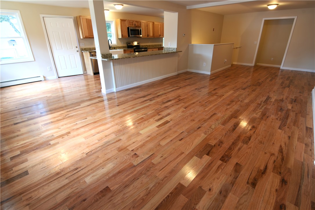 304 Getchell Avenue Woonsocket, RI 02895 - Photo 6 of 25 Great room