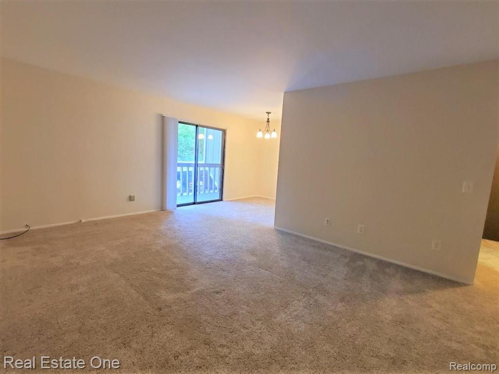 29870 West 12 Mile Road, Unit 706 Farmington Hills, MI 48334 - Photo 5 of 16