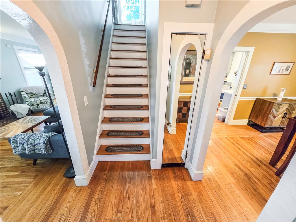40 Rialto Street Providence, RI 02908 - Photo 4 of 23 from the front entrance