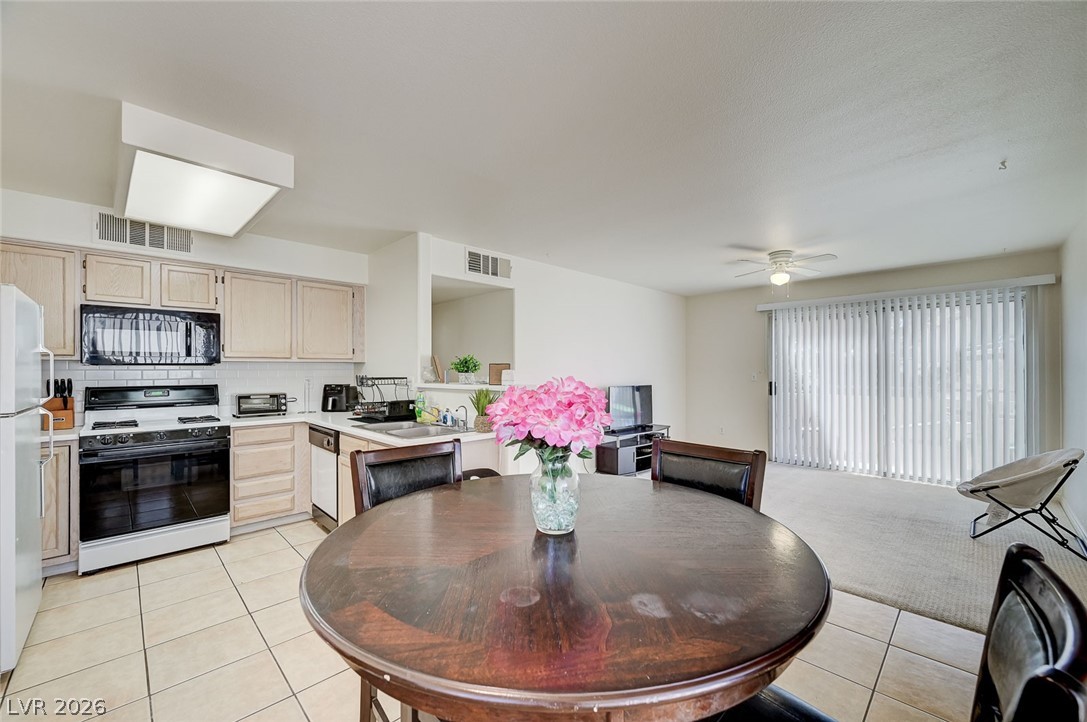 3425 East Russell Road, Unit 220 Las Vegas, NV 89120 - Photo 2 of 24