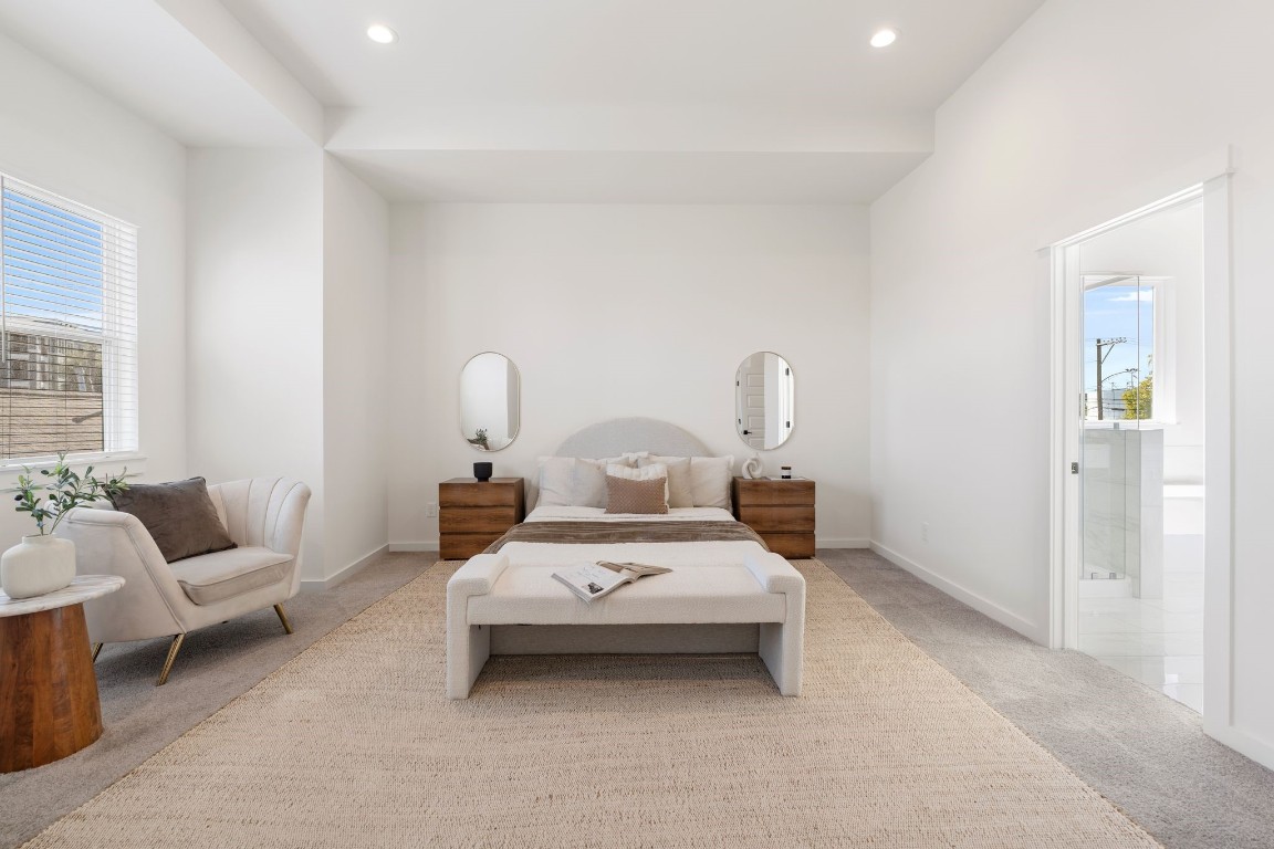 1215 Sampson Street Houston, TX 77003 - Photo 17 of 35 The second floor is home to the spacious primary suite.