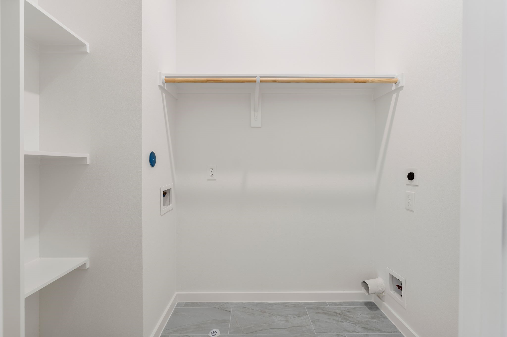 1215 Sampson Street Houston, TX 77003 - Photo 30 of 35 Spacious laundry room completes the second floor.