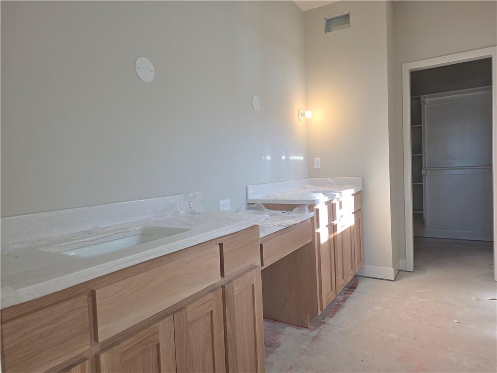 4550 North 145th Terrace Basehor, KS 66007 - Photo 11 of 38