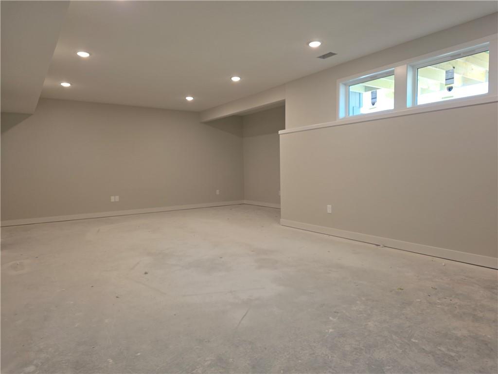 4550 North 145th Terrace Basehor, KS 66007 - Photo 14 of 38