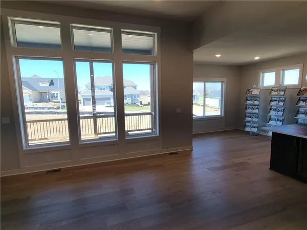$609,950 | 4550 North 145th Terrace, Basehor, KS 66007