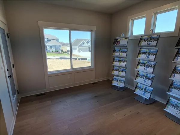 $609,950 | 4550 North 145th Terrace, Basehor, KS 66007