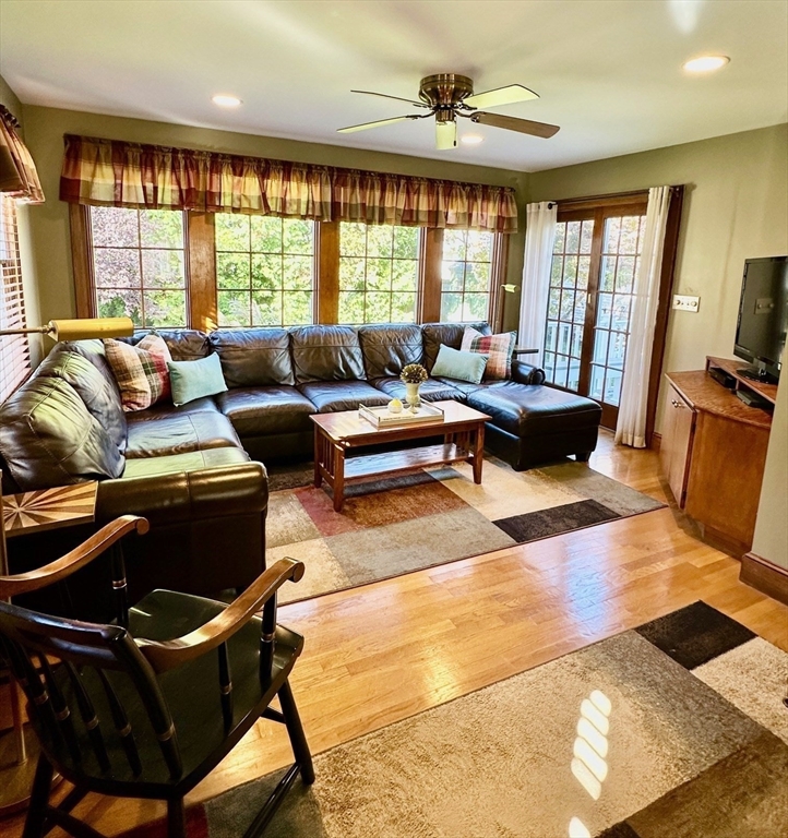 37 Hobomack Road Quincy, MA 02169 - Photo 11 of 41 Gallery Image 11