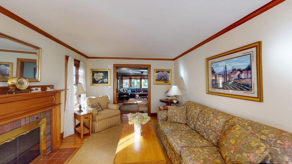 37 Hobomack Road Quincy, MA 02169 - Photo 9 of 41 Gallery Image 9