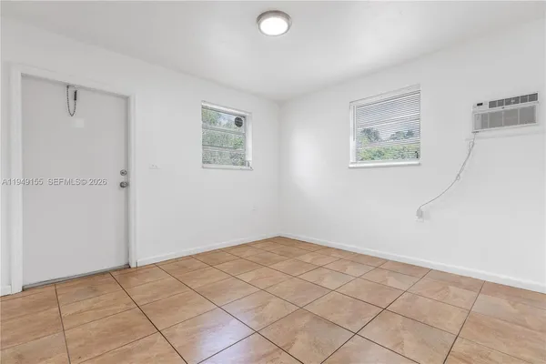 $1,700 | 567 Northwest 90th Street, Unit 3, Miami, FL 33150
