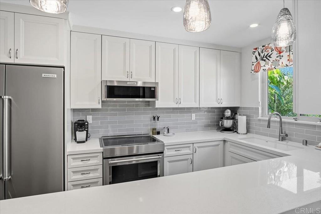 1716 Kellington Place Encinitas, CA 92024 - Photo 8 of 38