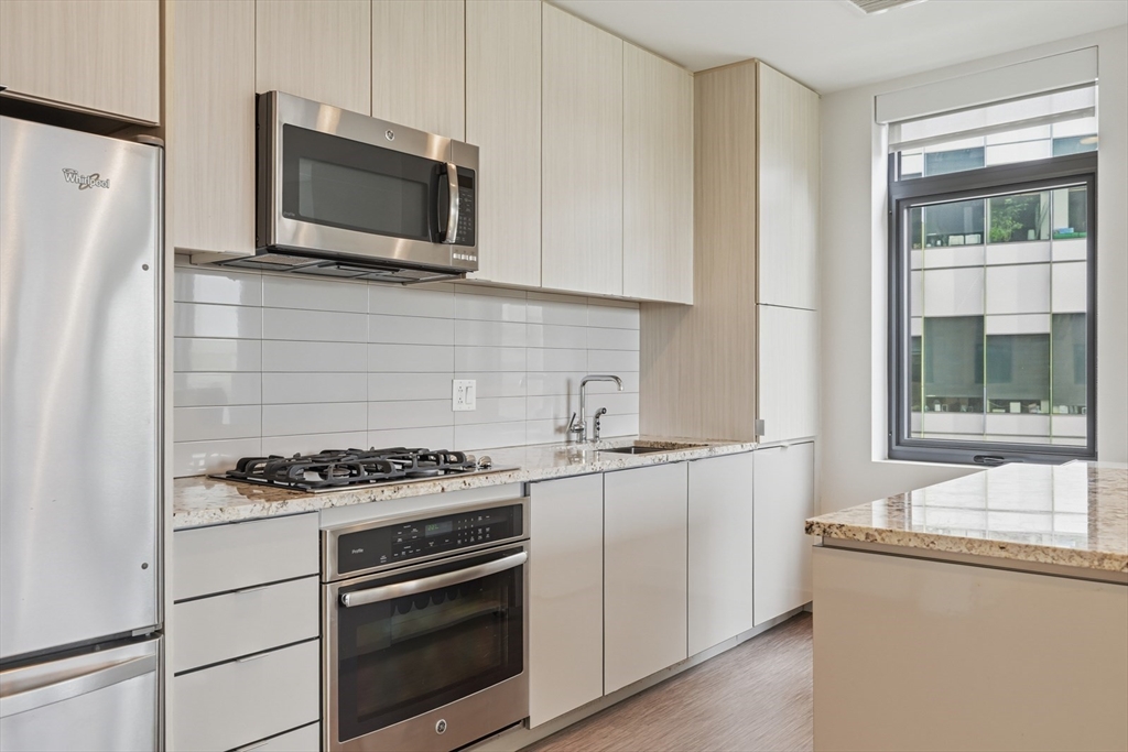80-82 Fenwood Road, Unit 804 Boston, MA 02115 - Photo 14 of 27