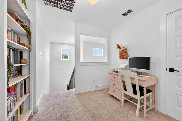 $735,000 | 402 Kiowa Drive West, Gainesville, TX 76240