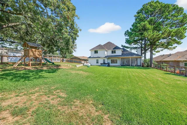 $735,000 | 402 Kiowa Drive West, Gainesville, TX 76240