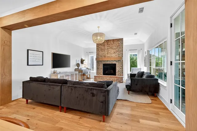 $735,000 | 402 Kiowa Drive West, Gainesville, TX 76240