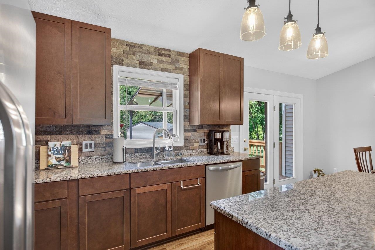 503 East Riverside Drive Bridgewater, VA 22812 - Photo 13 of 65