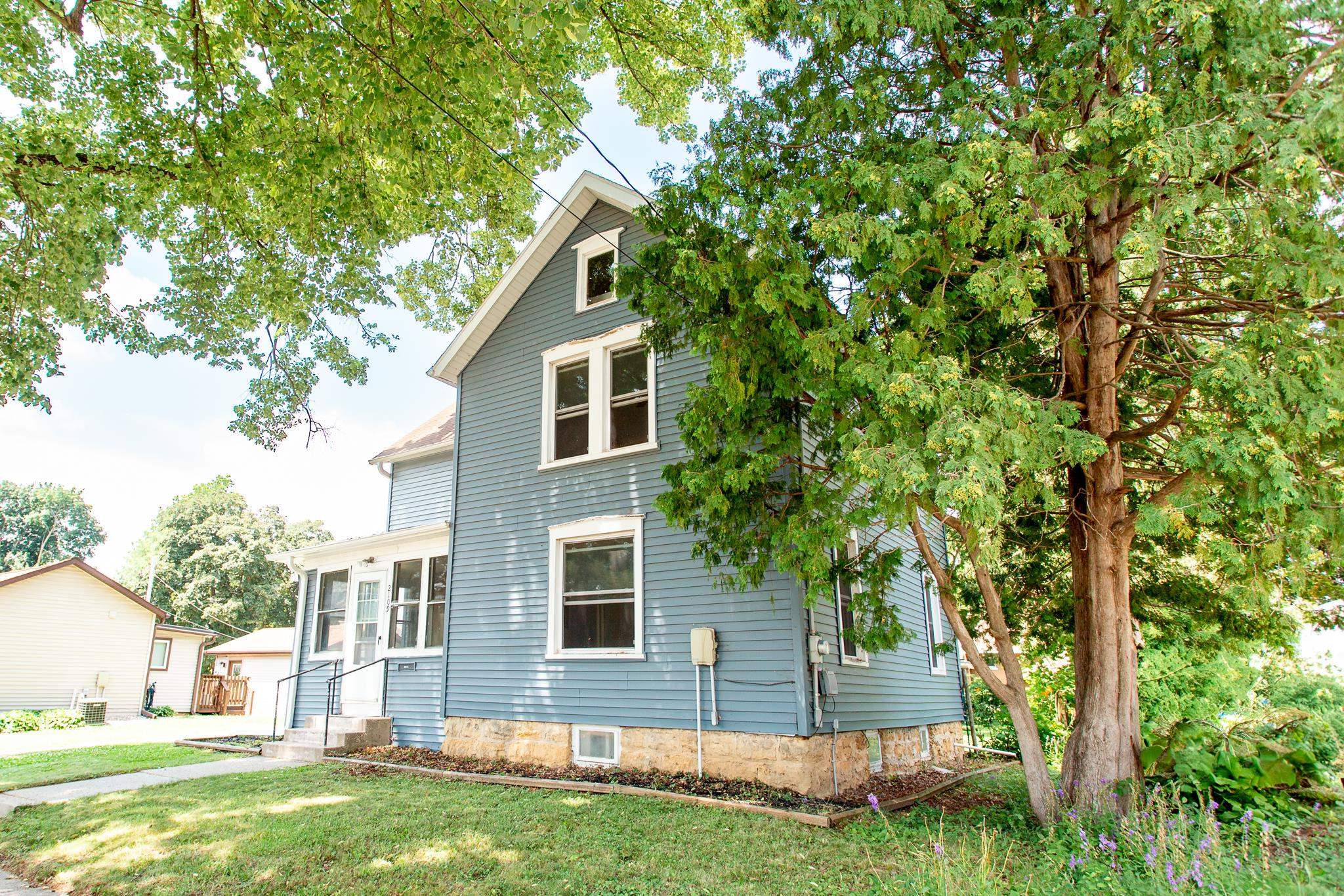 2109 16th Street Monroe, WI 53566 - Photo 3 of 36
