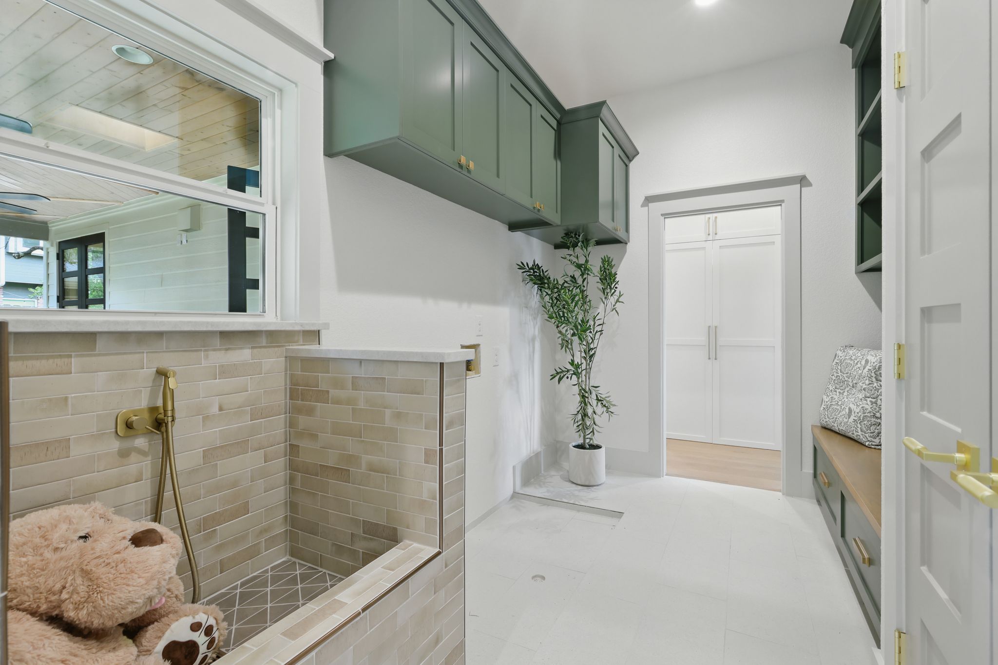 6905 Rudi Cove Austin, TX 78759 - Photo 16 of 36 View of bathroom