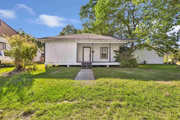 $104,900 | 555 North 6th Street, Silsbee, TX 77656