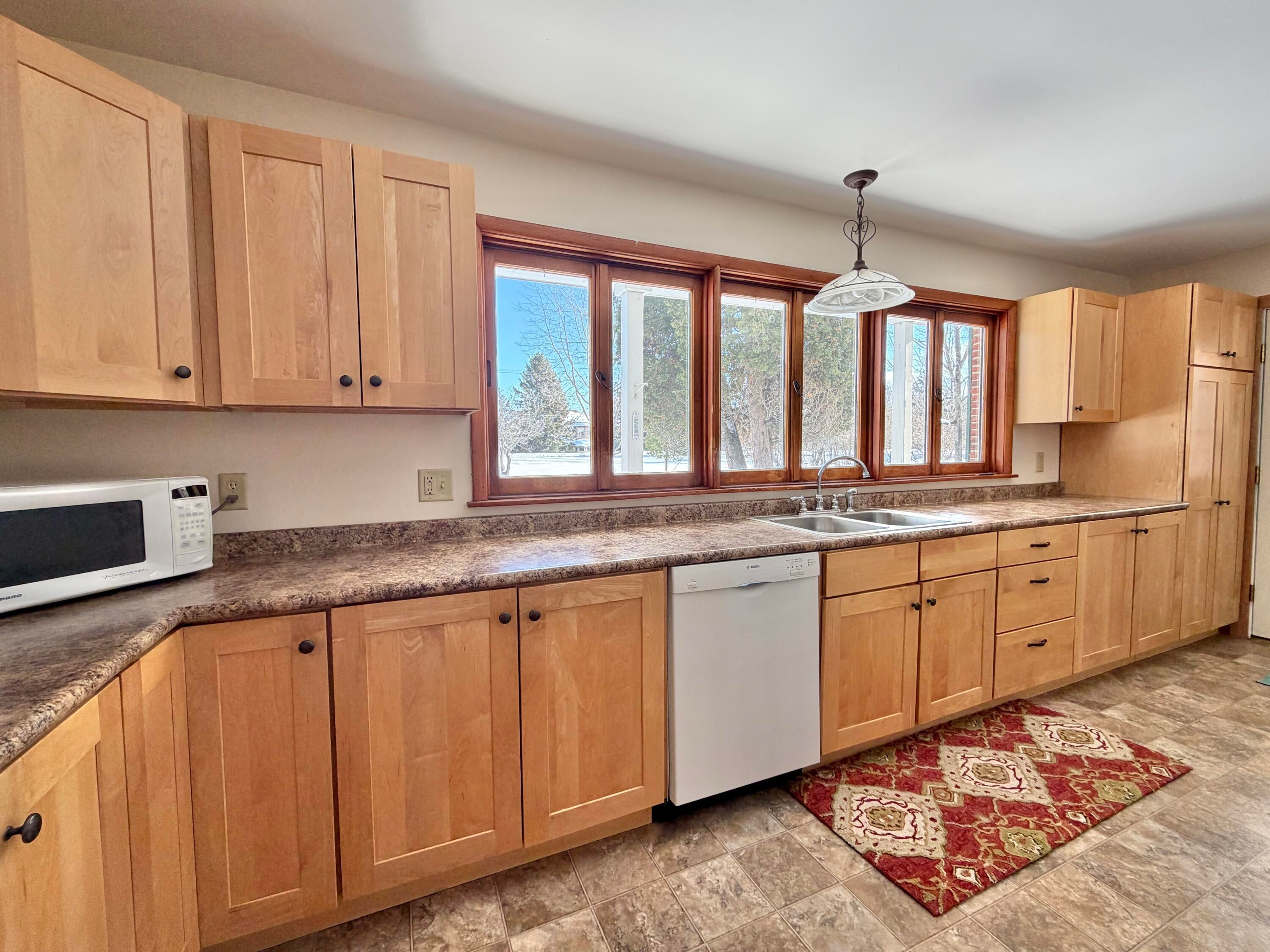 406 Mission Road Sault Ste. Marie, MI 49783 - Photo 11 of 31 Gallery Image 11