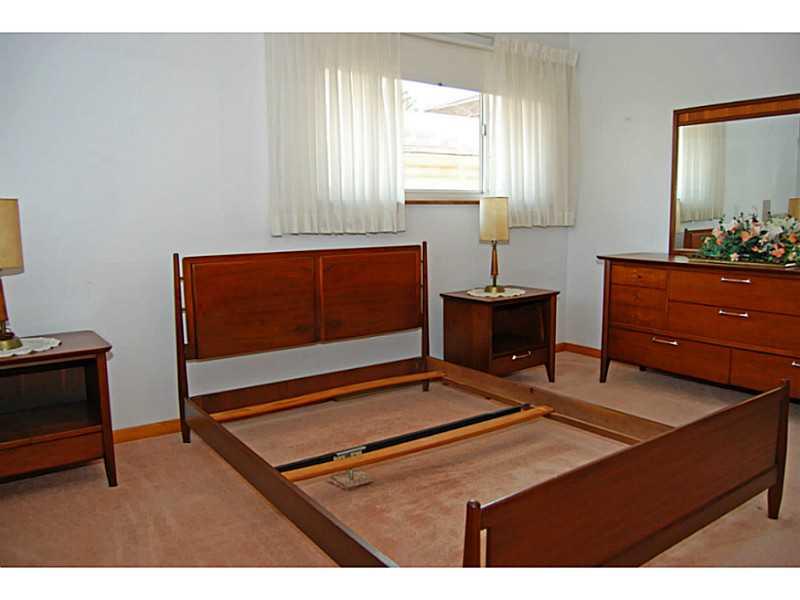 40 Glenn Way McKees Rocks, PA 15136 - Photo 8 of 24 Master Bedroom. Large master bedroom with 2 large closets. Two windows bring in lots of natural light.