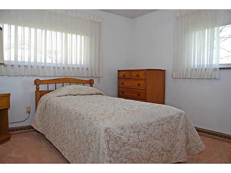 40 Glenn Way McKees Rocks, PA 15136 - Photo 10 of 24 Bedroom. Third bedroom, also with 2 windows.