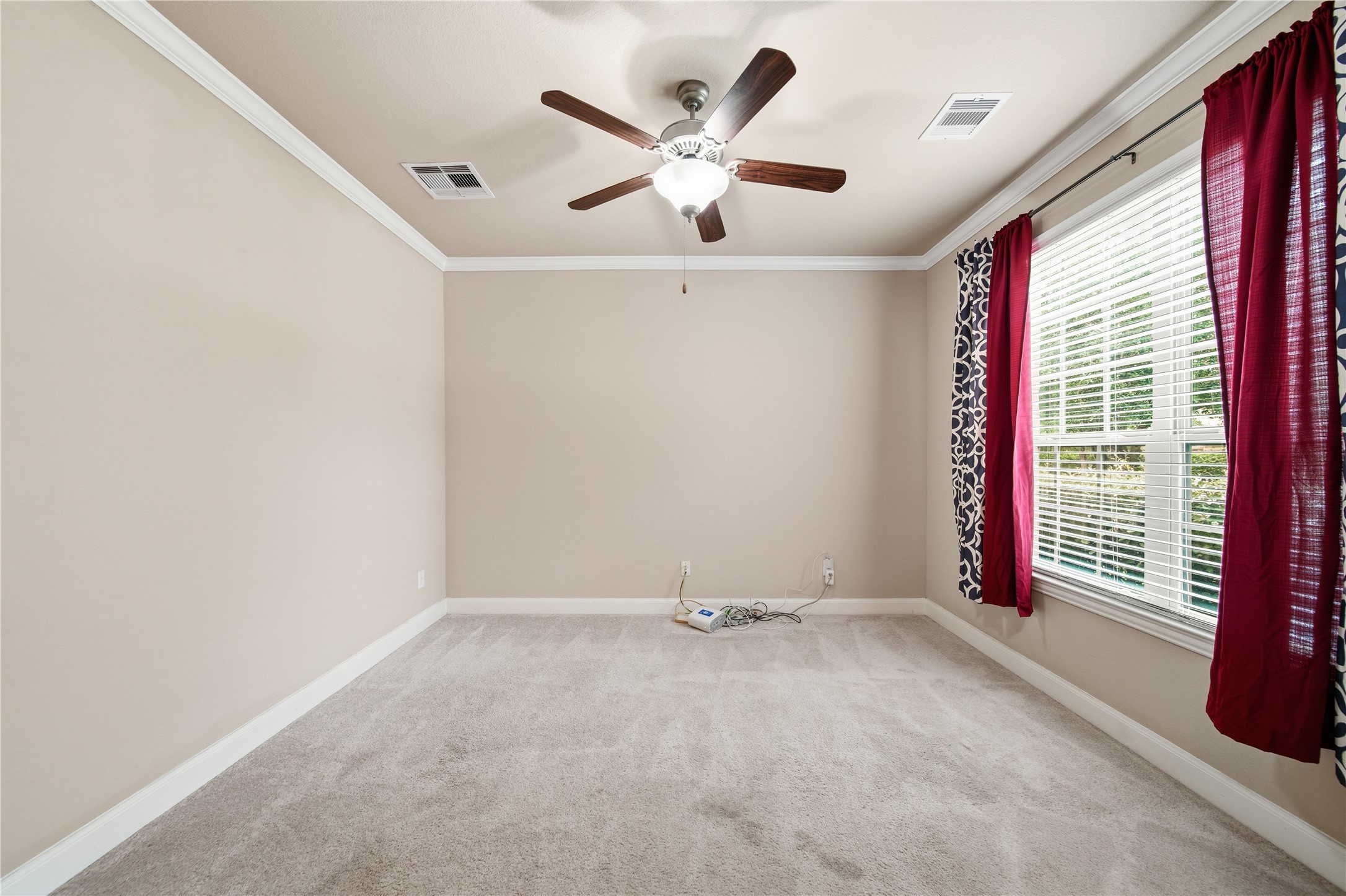 5303 Mesquite Willow Lane Rosharon, TX 77583 - Photo 8 of 32 Great natural lighting.
